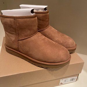NWT Ugg Mini Classic Boot Chestnut 9